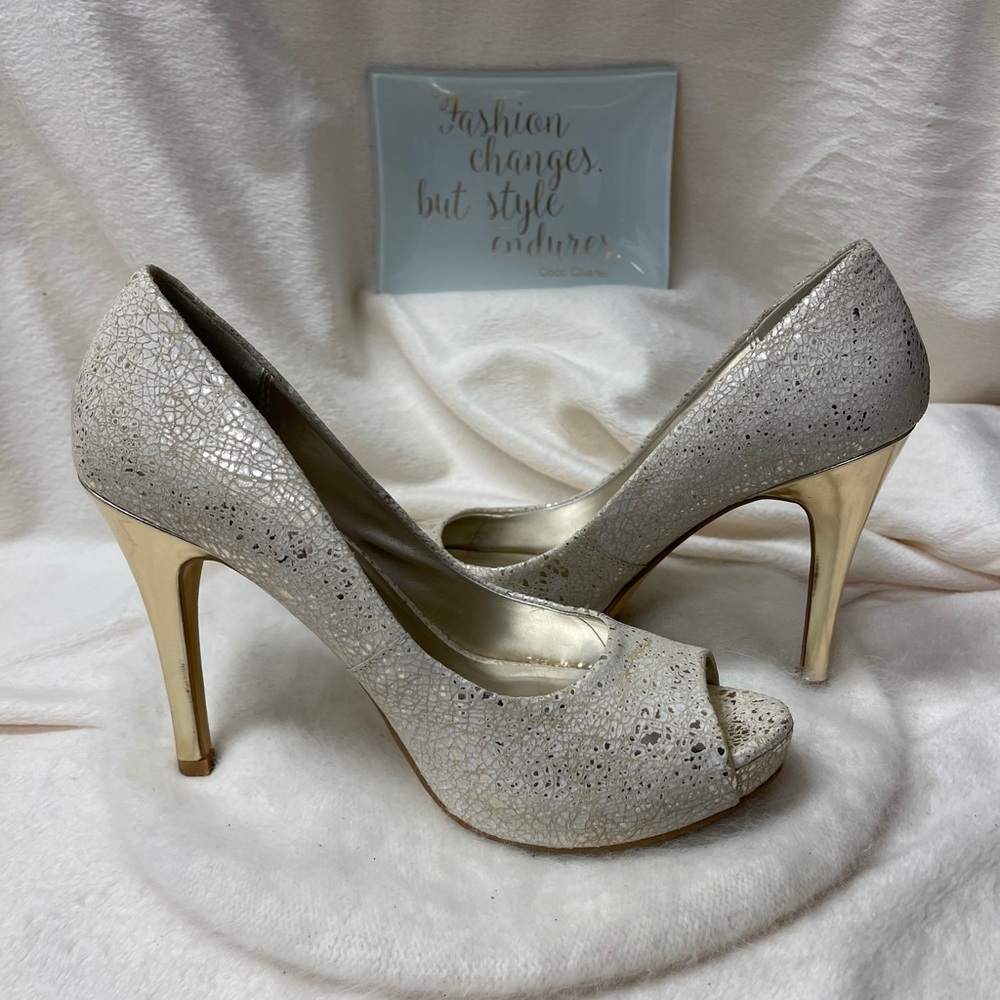 All that Glitters is Gold!! 👠 Sexy Platform Pumps - Picture 3 of 12